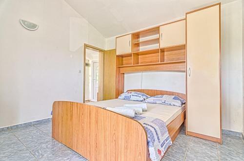 Comfort Pool Apartments
