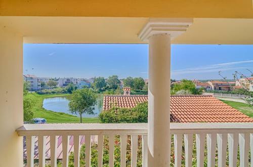 Comfort Pool Apartments