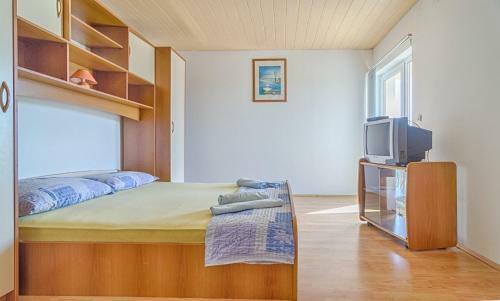 Comfort Pool Apartments