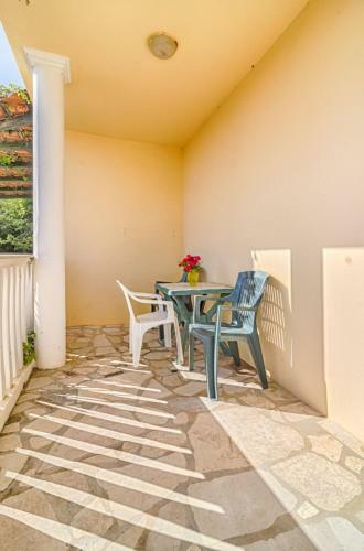 Comfort Pool Apartments