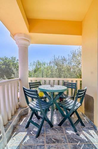 Comfort Pool Apartments