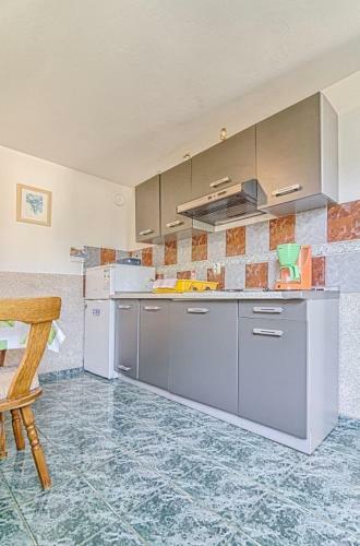 Comfort Pool Apartments