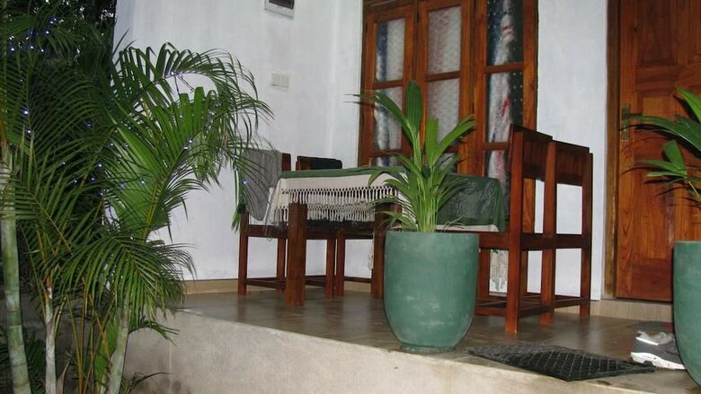 Hotel Ella 4 You