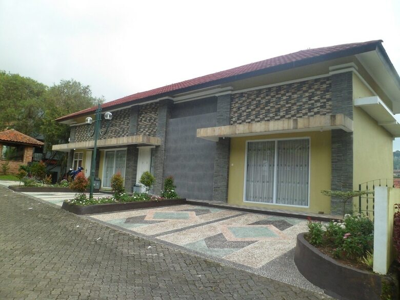 Villa Bukit Danau