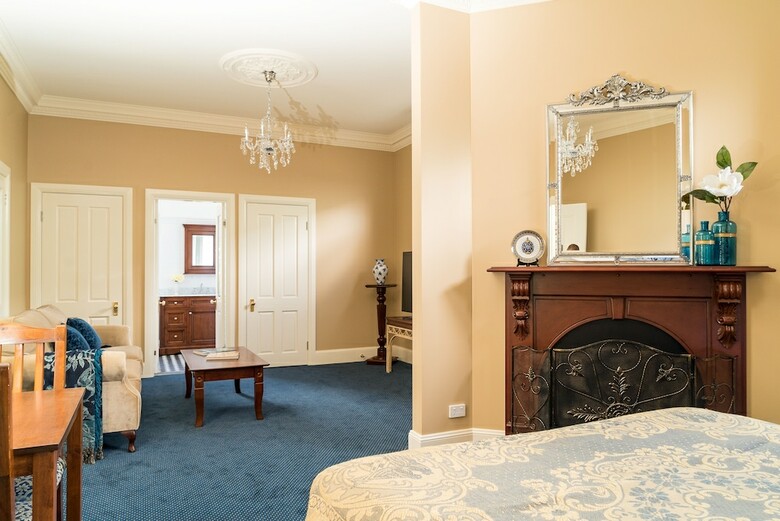 Loloma Bed And Breakfast