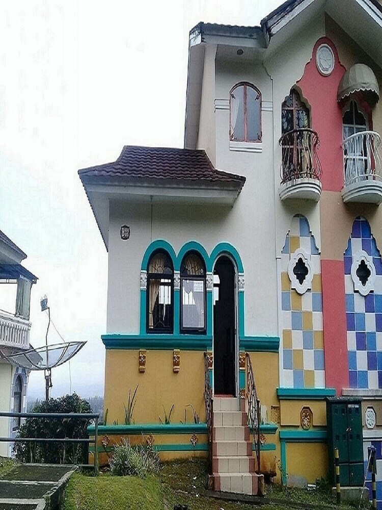 Villa Kota Bunga Tulip