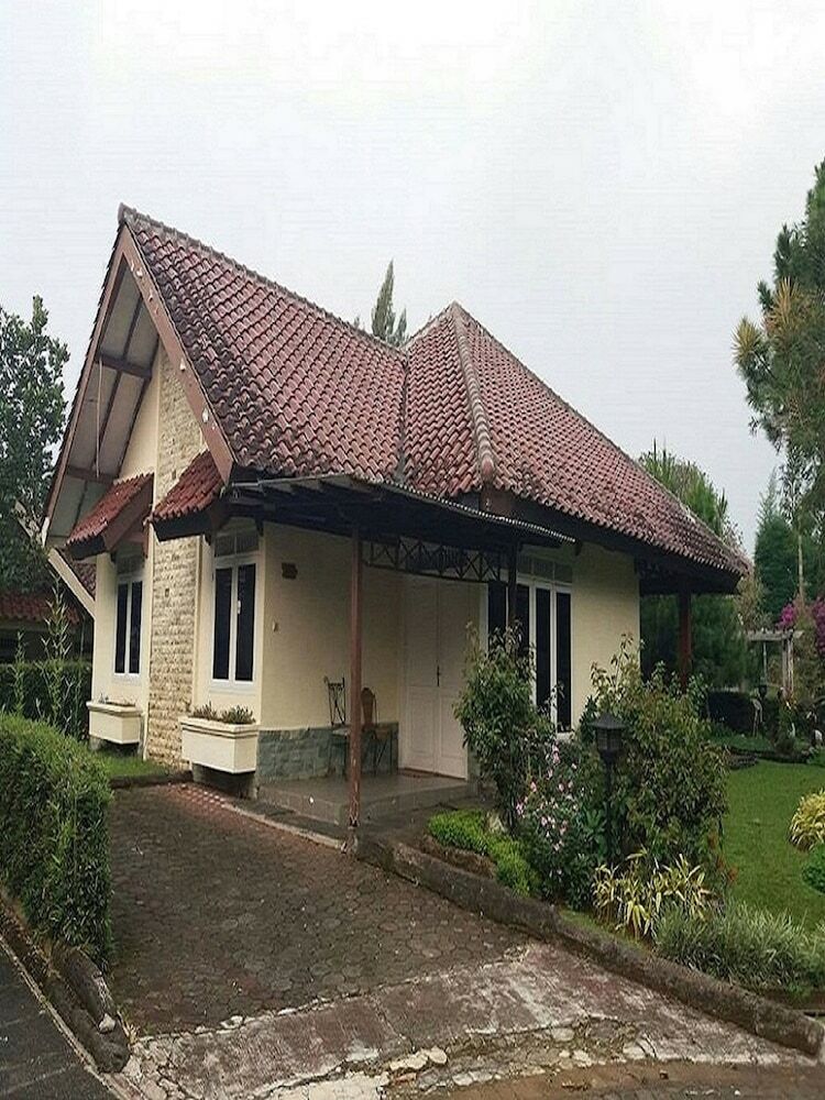 Villa Kota Bunga Matahari