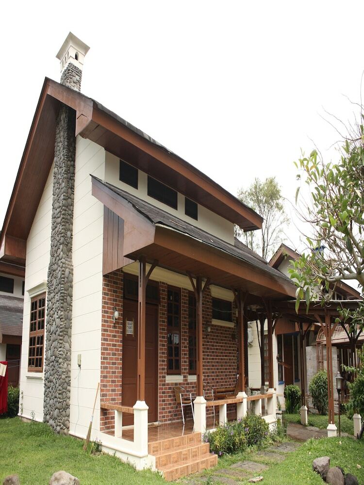 Villa Kota Bunga Protea