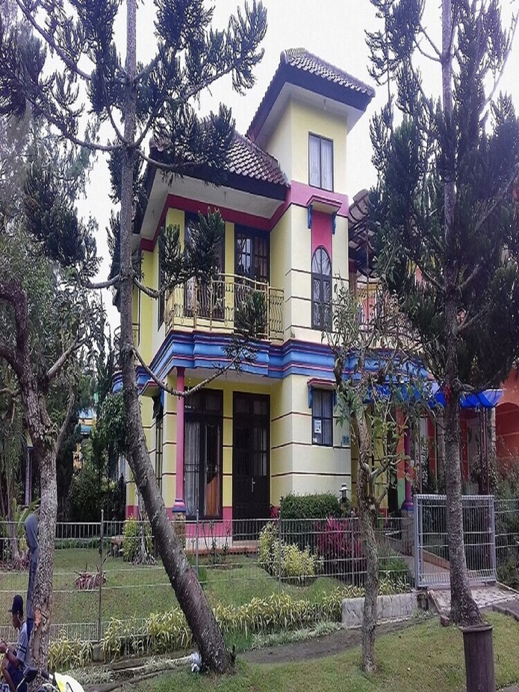 Villa Kota Bunga Mawar