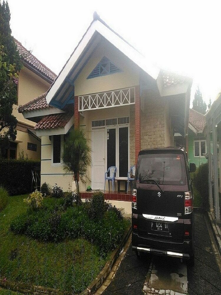 Villa Kota Bunga Mawar