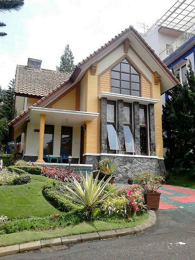 Villa Kota Bunga Mawar