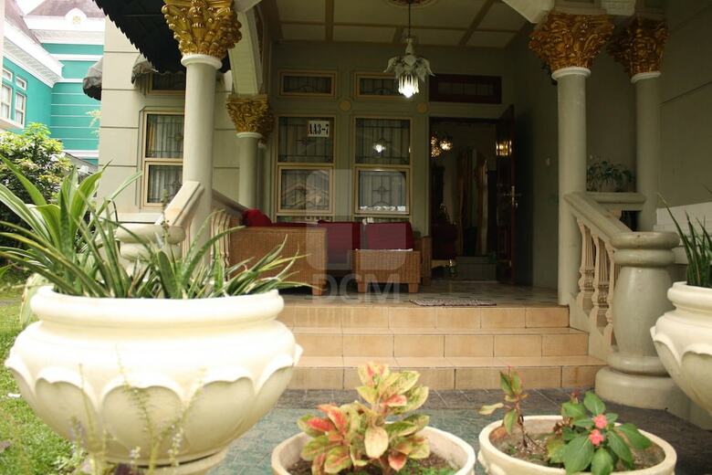 Villa Kota Bunga Allamanda