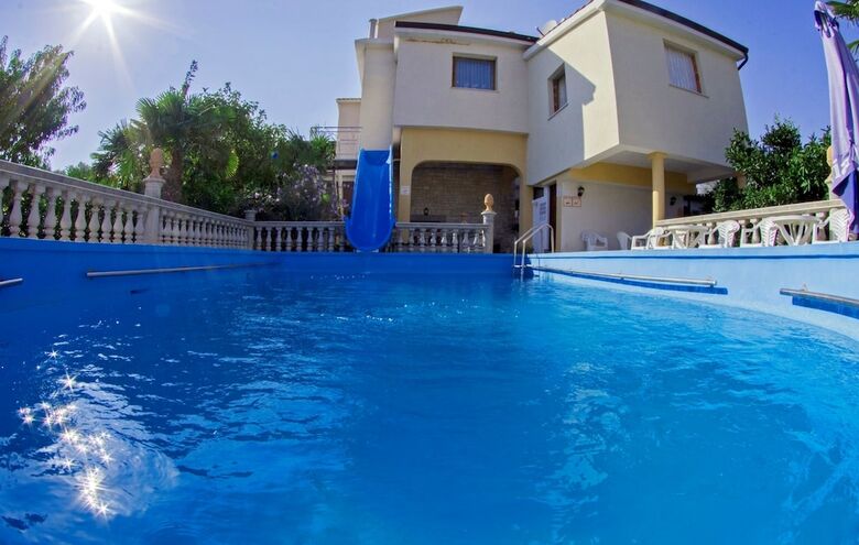 Olive Apartments