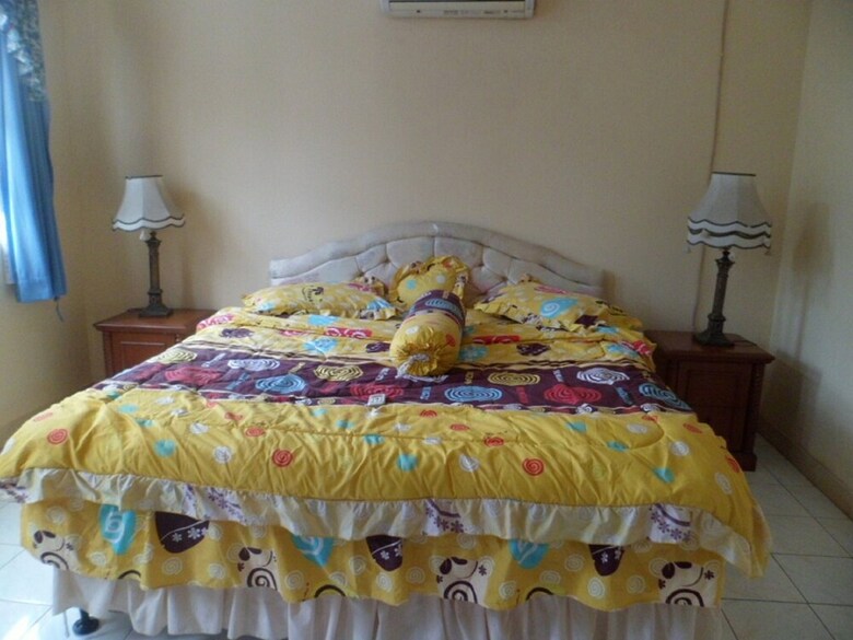 Villa Kota Bunga Aster