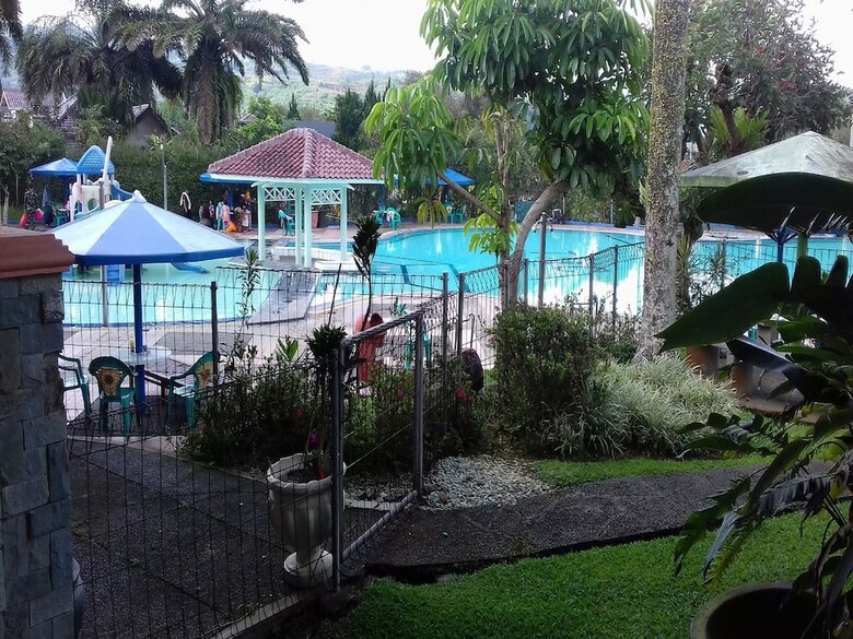 Villa Kota Bunga Aster