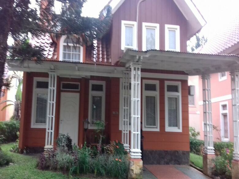 Villa Kota Bunga Aster
