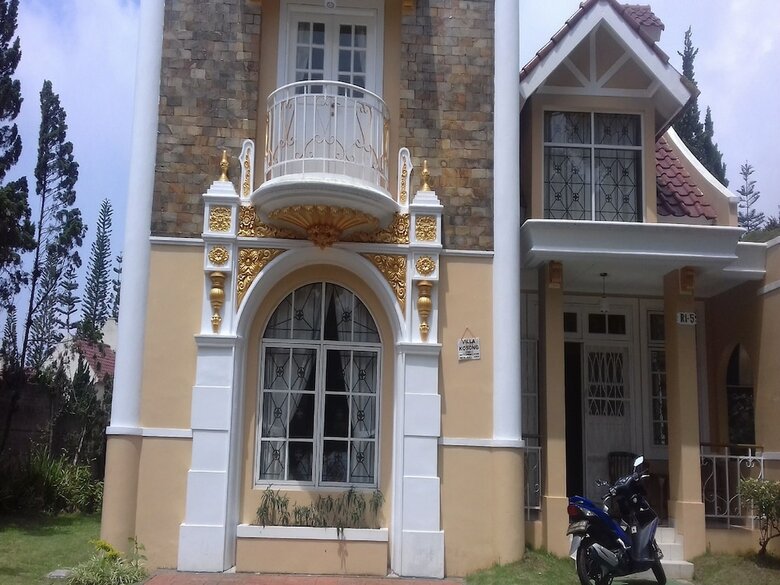 Villa Kota Bunga Aster