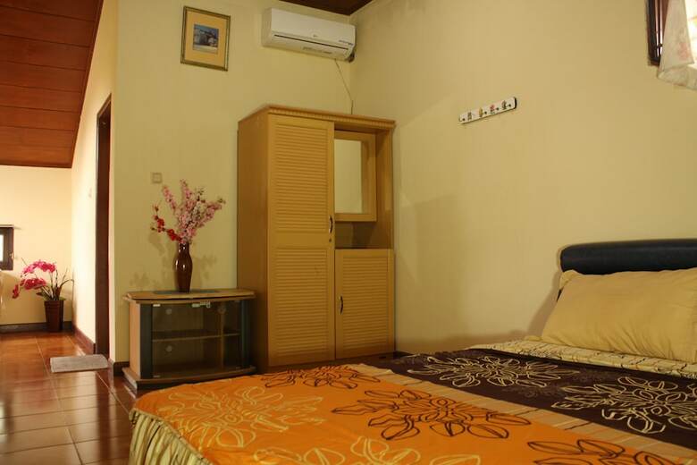 Villa Kota Bunga Anyelir