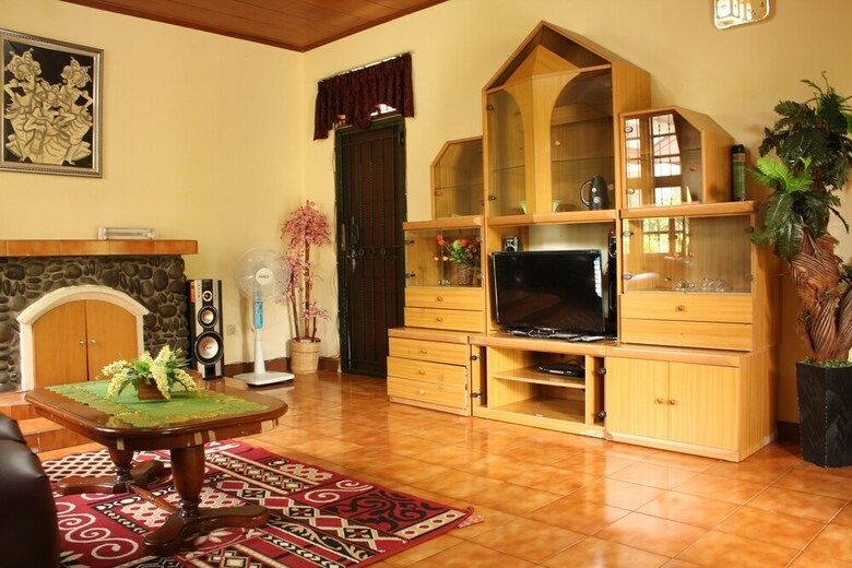 Villa Kota Bunga Anyelir