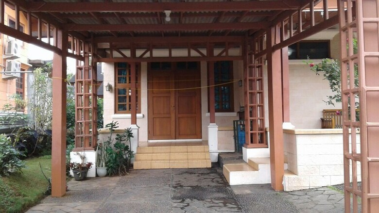 Villa Kota Bunga Anyelir