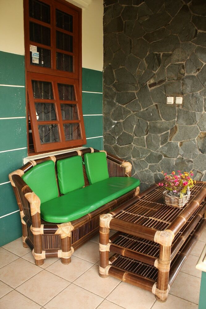Villa Kota Bunga Anyelir