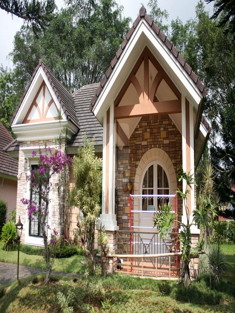 Villa Kota Bunga Dandelion