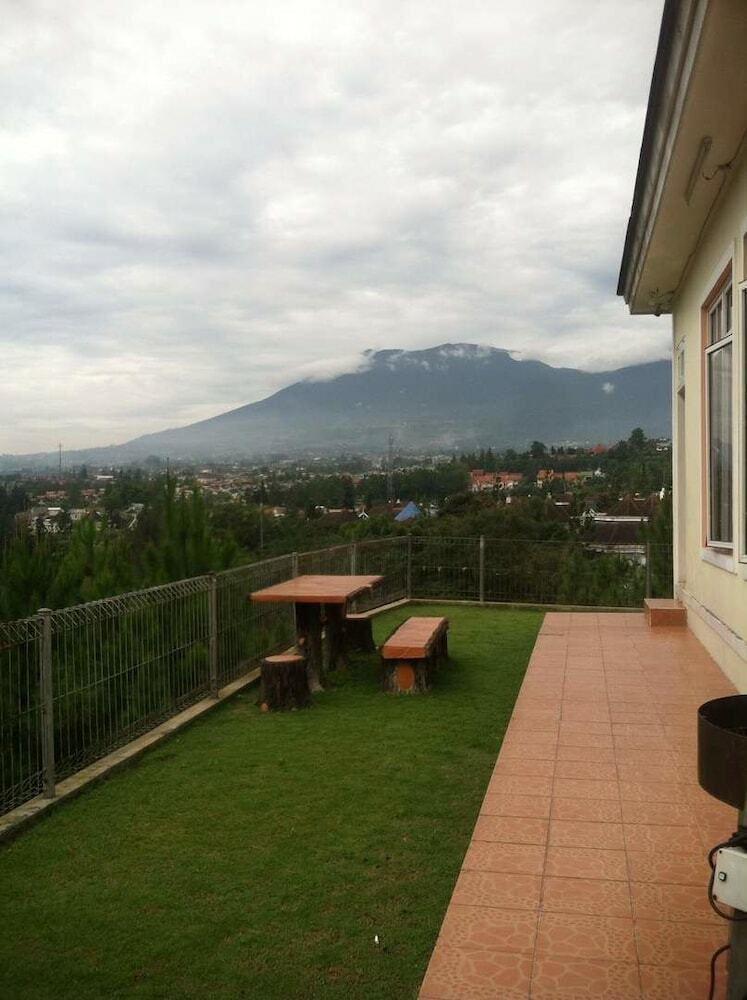 Villa Kota Bunga Vinca