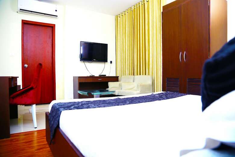 Hotel Green Park Residency
