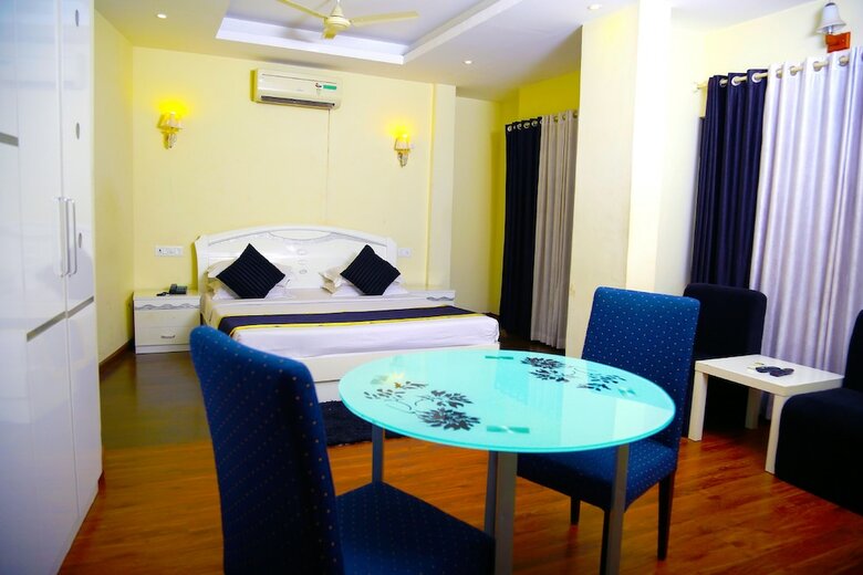 Hotel Green Park Residency