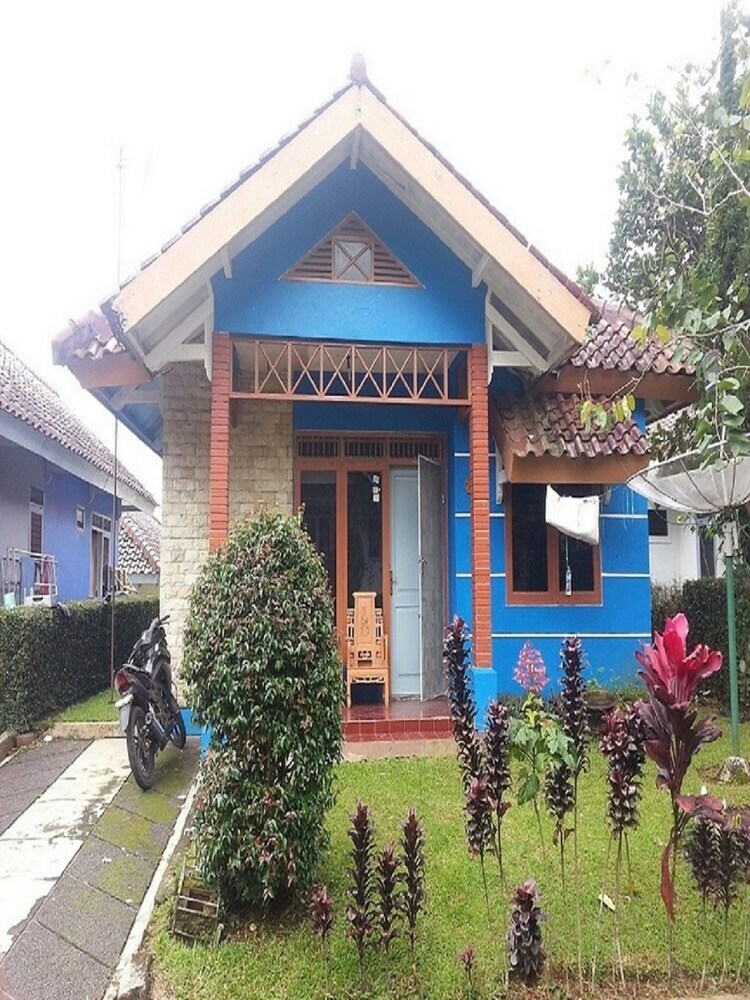Villa Kota Bunga Dahlia