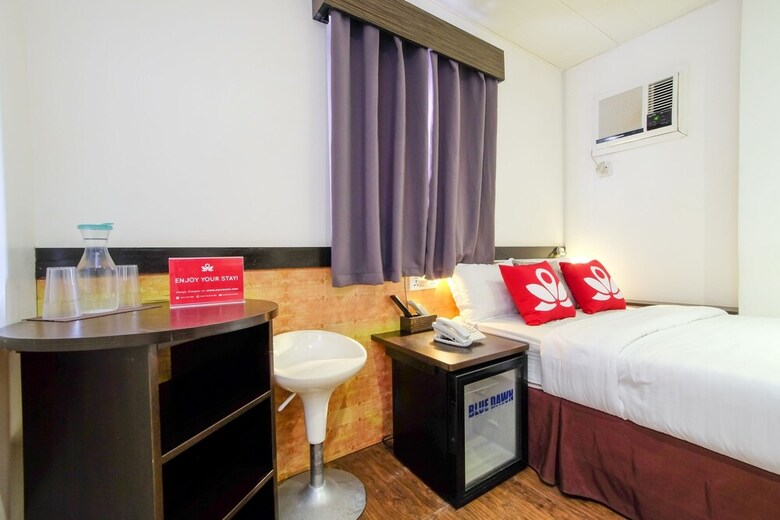 Hotel Zen Rooms Blue Dawn Station 3