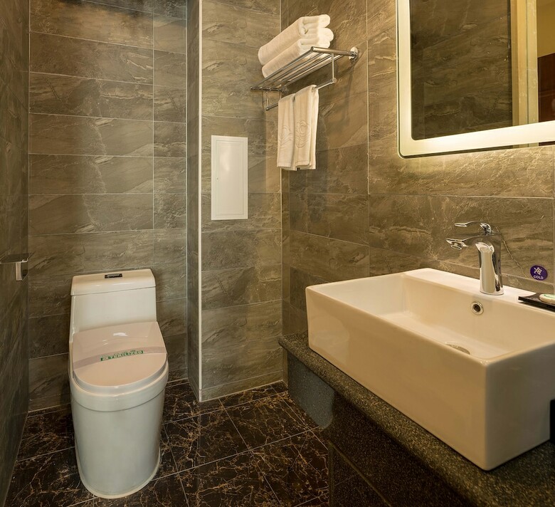 Hill Lily Hotel