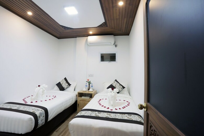 Hostal Backpacker Hostel - Adults Only