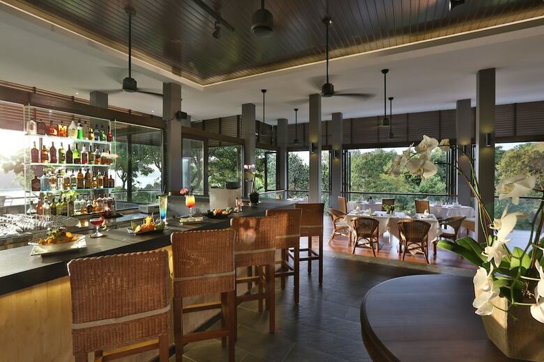 Hotel Ambong Pool Villas