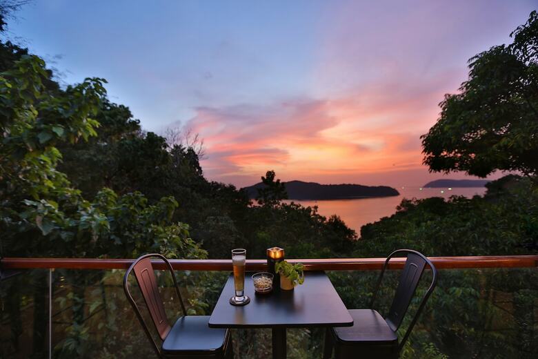 Hotel Ambong Pool Villas