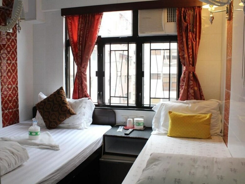 Gold Sparrow Hotel