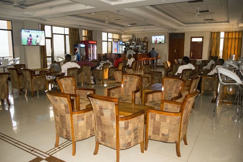 Flomi Hotel