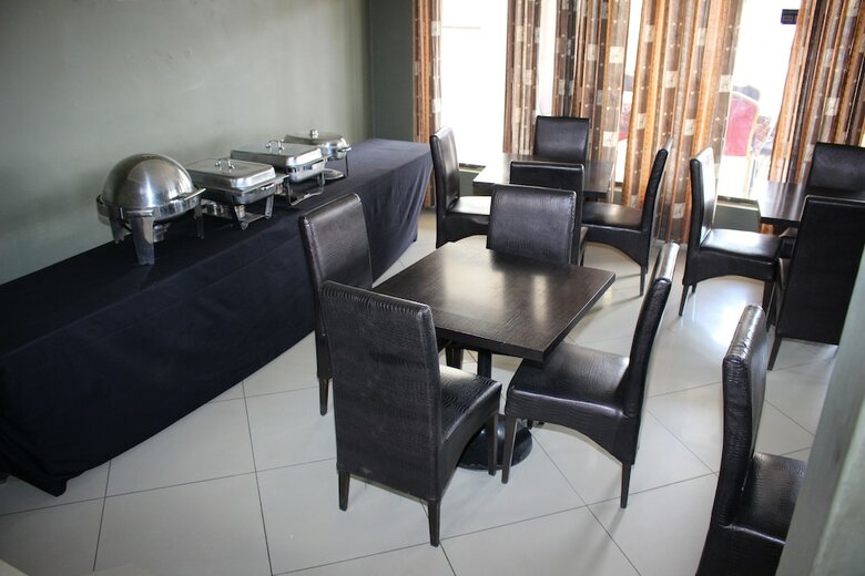 Hotel Four Pillars Lodge