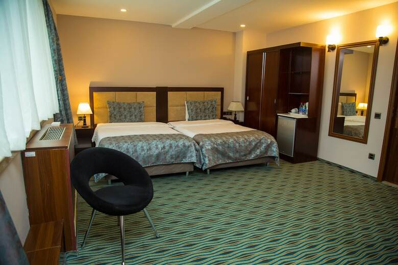 Ruma Port Hotel