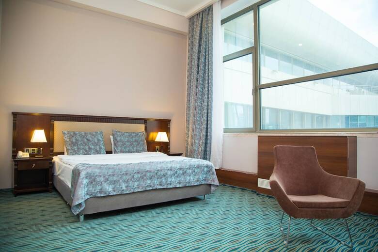 Ruma Port Hotel