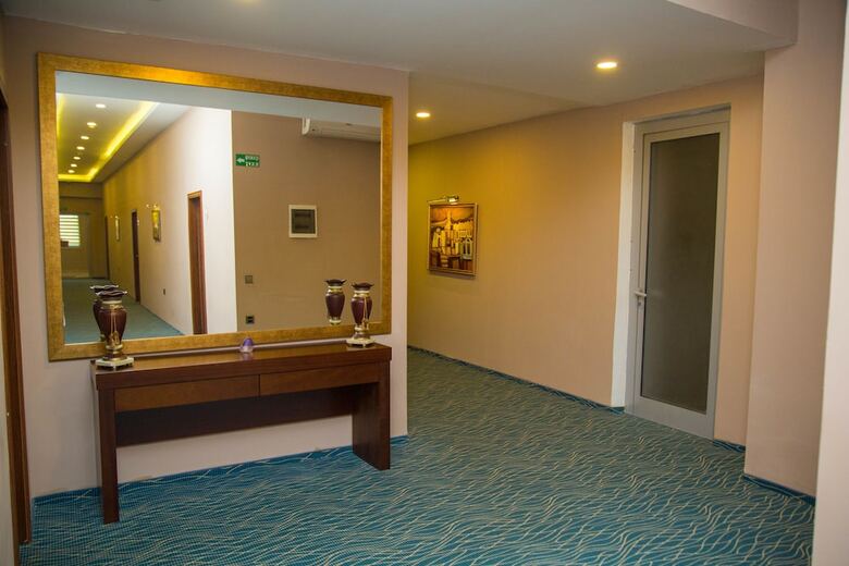 Ruma Port Hotel
