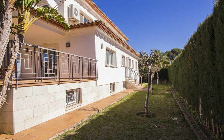 071 Villa Alqueries