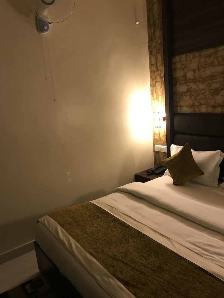 Hotel Mmk