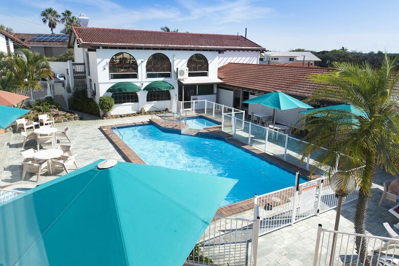 Apartamentos Don Pancho By The Beach