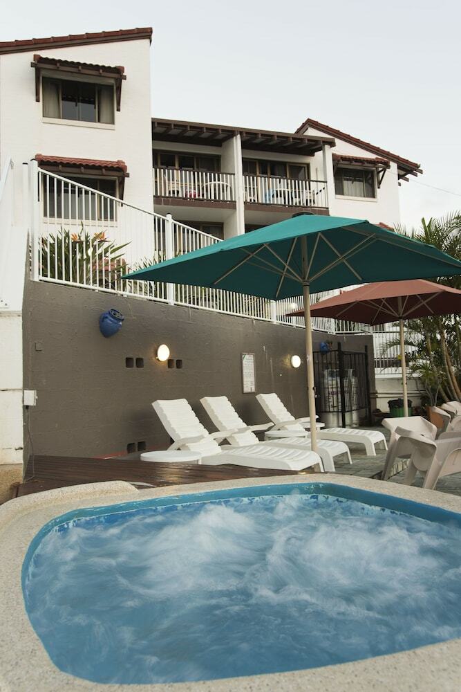 Apartamentos Don Pancho By The Beach