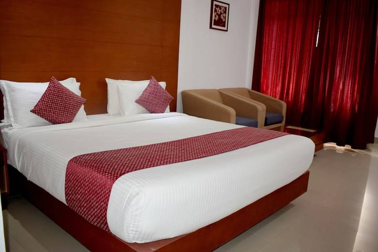 Hotel Nakshatra Emerald Inn