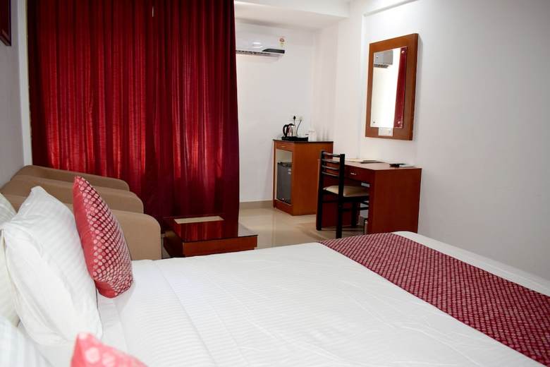Hotel Nakshatra Emerald Inn
