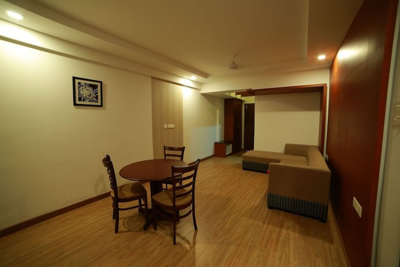 Hotel Nakshatra Emerald Inn