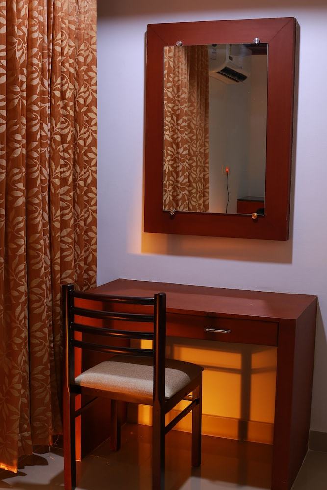 Hotel Nakshatra Emerald Inn