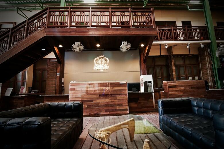 Hostal Art Hotel Sanamchai